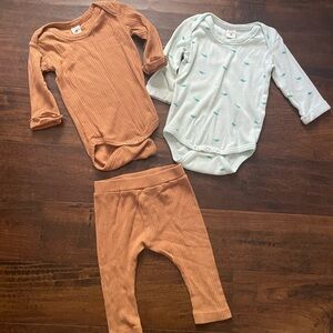 Kate Quinn Bodysuit and Leggings Set in Brown and Whales
